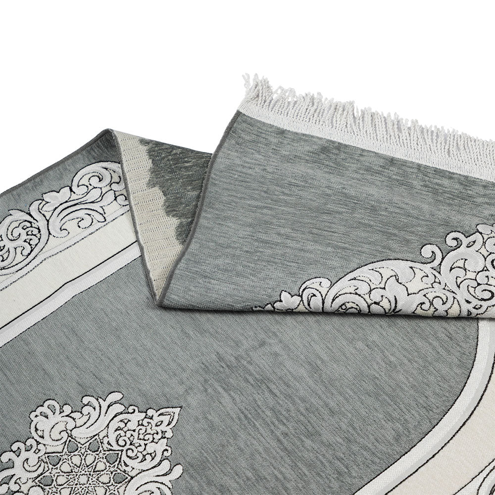 Luxurious Velvet Prayer Mat – Soft, Elegant & Foldable – Available in 5 Beautiful Colors