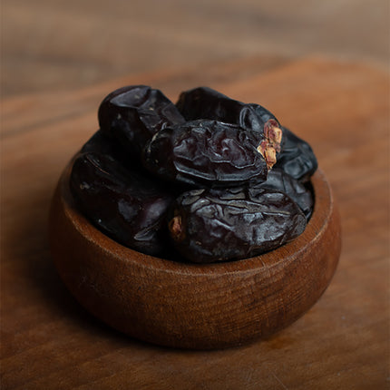 Safawi Dates Royal  2.2LB - Premium Quality from Al-Madinah Al Munawwarah | Superfood with Rich Nutrients | Ideal for Ramadan Fasting and Culinary Creations